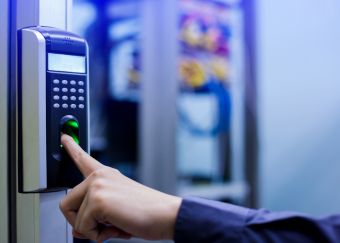 Sistema eletrônico para controle de acesso